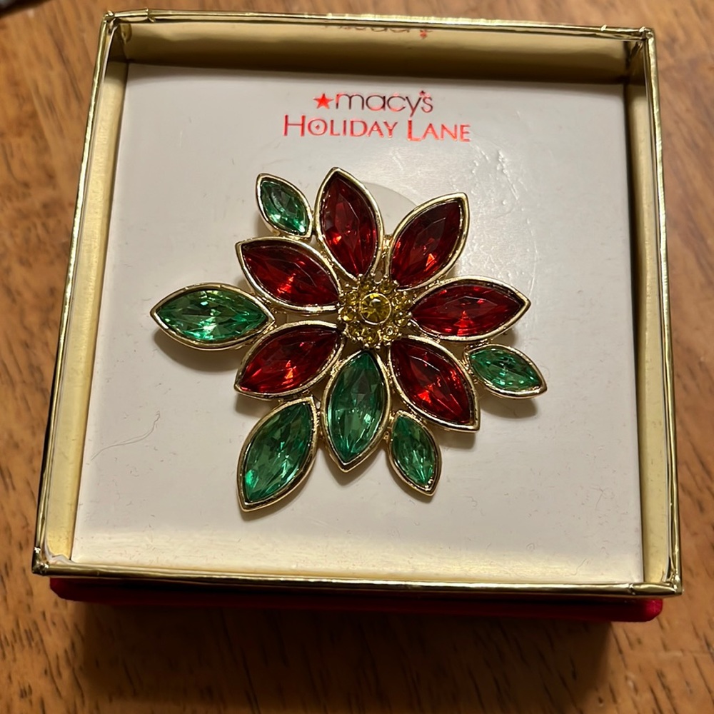 Pointsettia Red & Green Sparkly Broach New In Box NWT Macy’s Holiday Lane